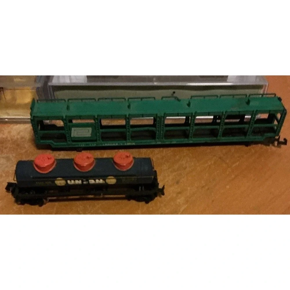 Mixed Lot Of 10 Frieght Cars, Hoppers,‎ Box Cars, Caboose, Tanker, Flat Car, #4